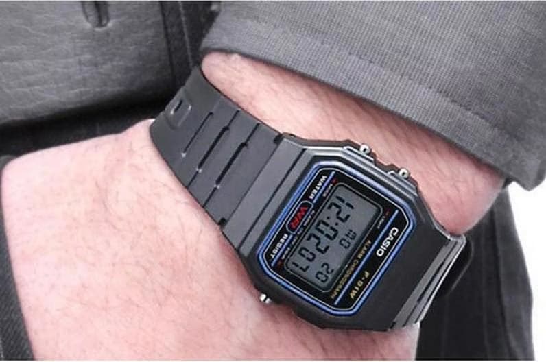 Casio F-91W-1YEG Collection Men Relógio Digital