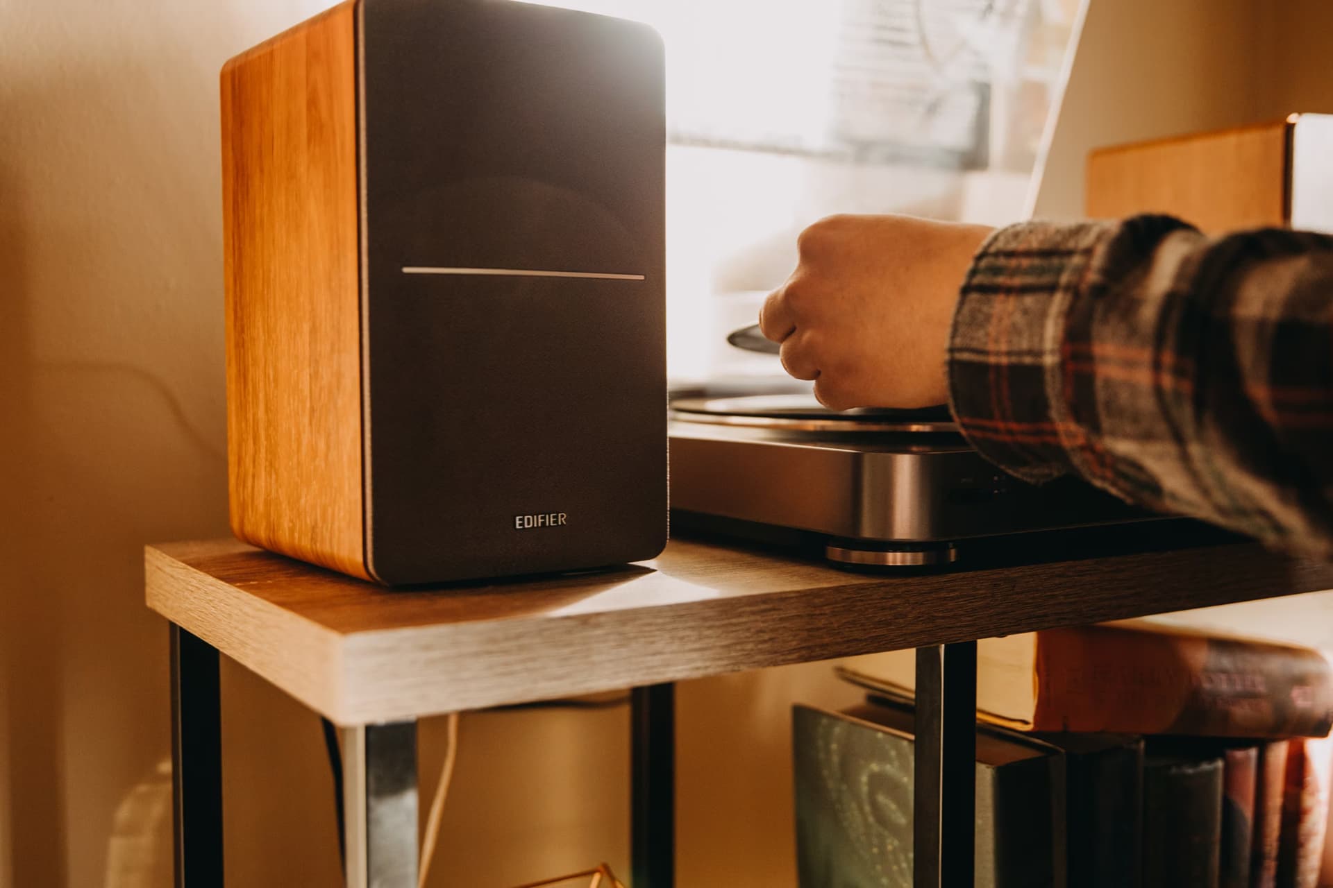 Edifier R1280T 21W Madeira