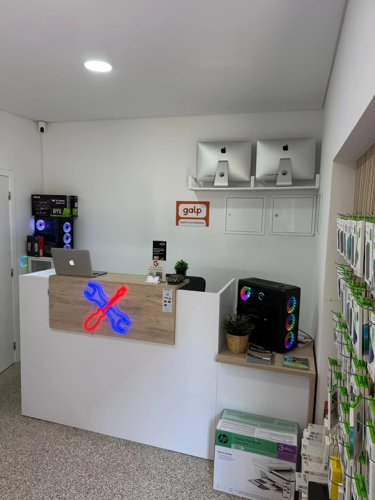 Interior da loja Toptech