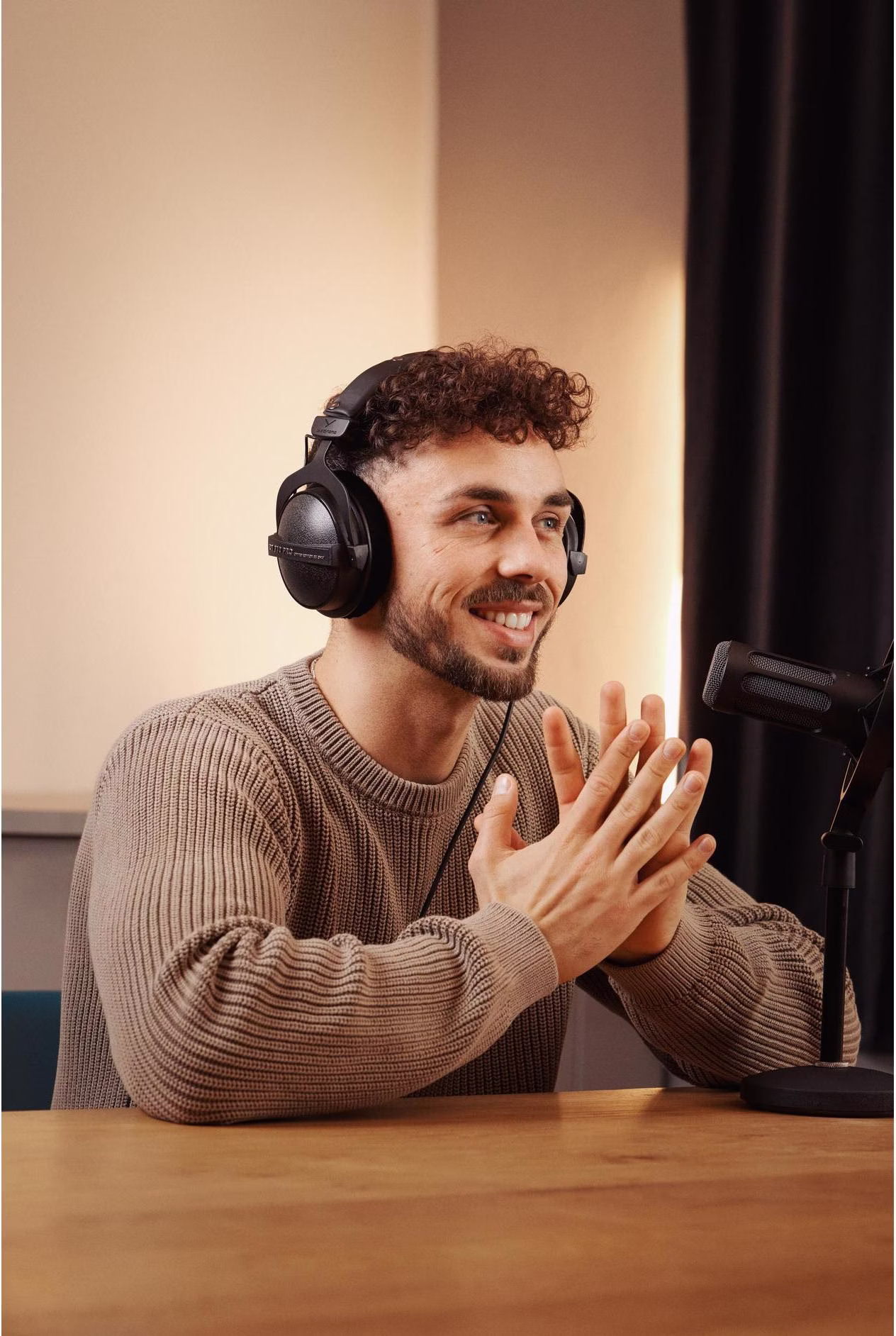 Beyerdynamic DT 770 Pro 80 Ω Preto Edição Limitada - Auscultadores fechados de estúdio com fio