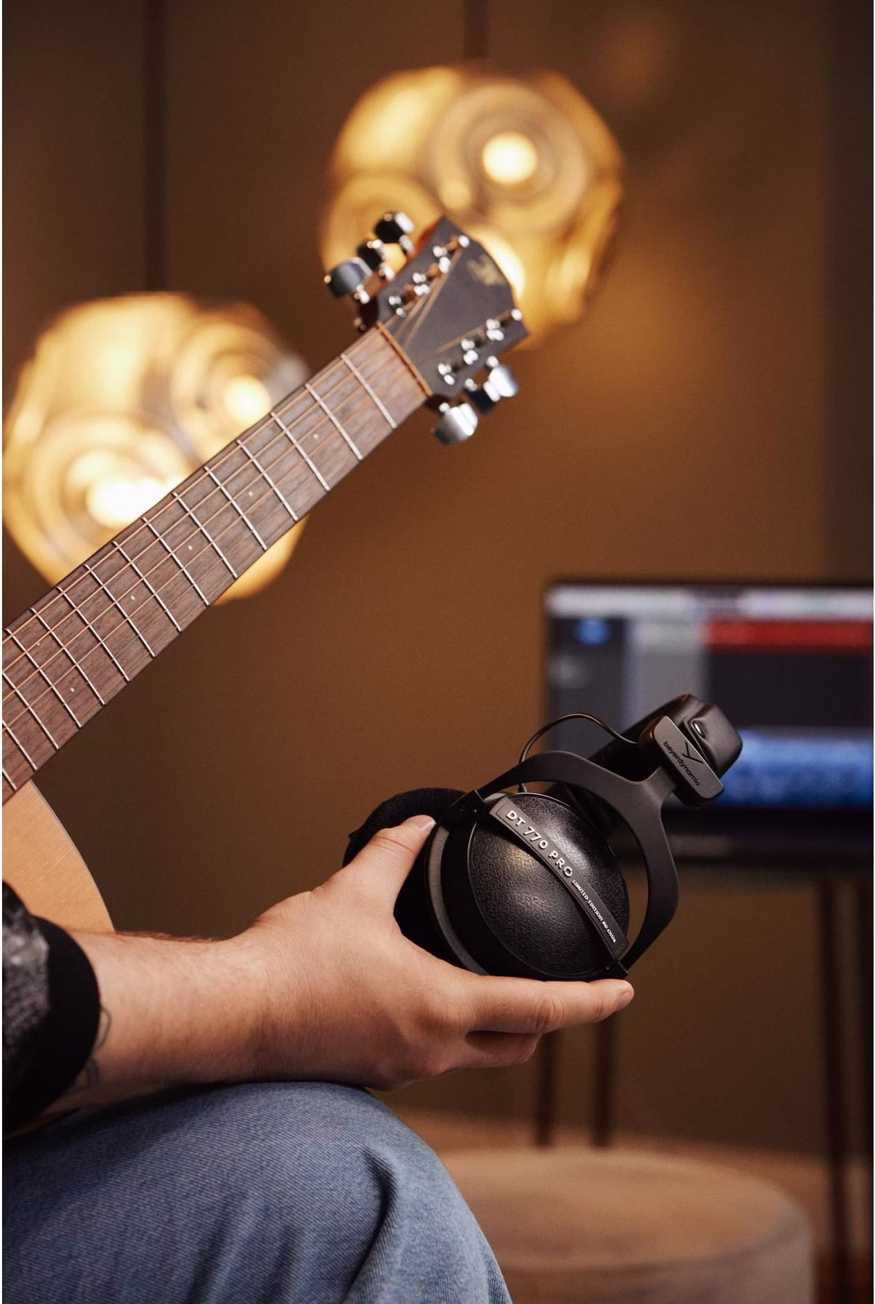 Beyerdynamic DT 770 Pro 80 Ω Preto Edição Limitada - Auscultadores fechados de estúdio com fio