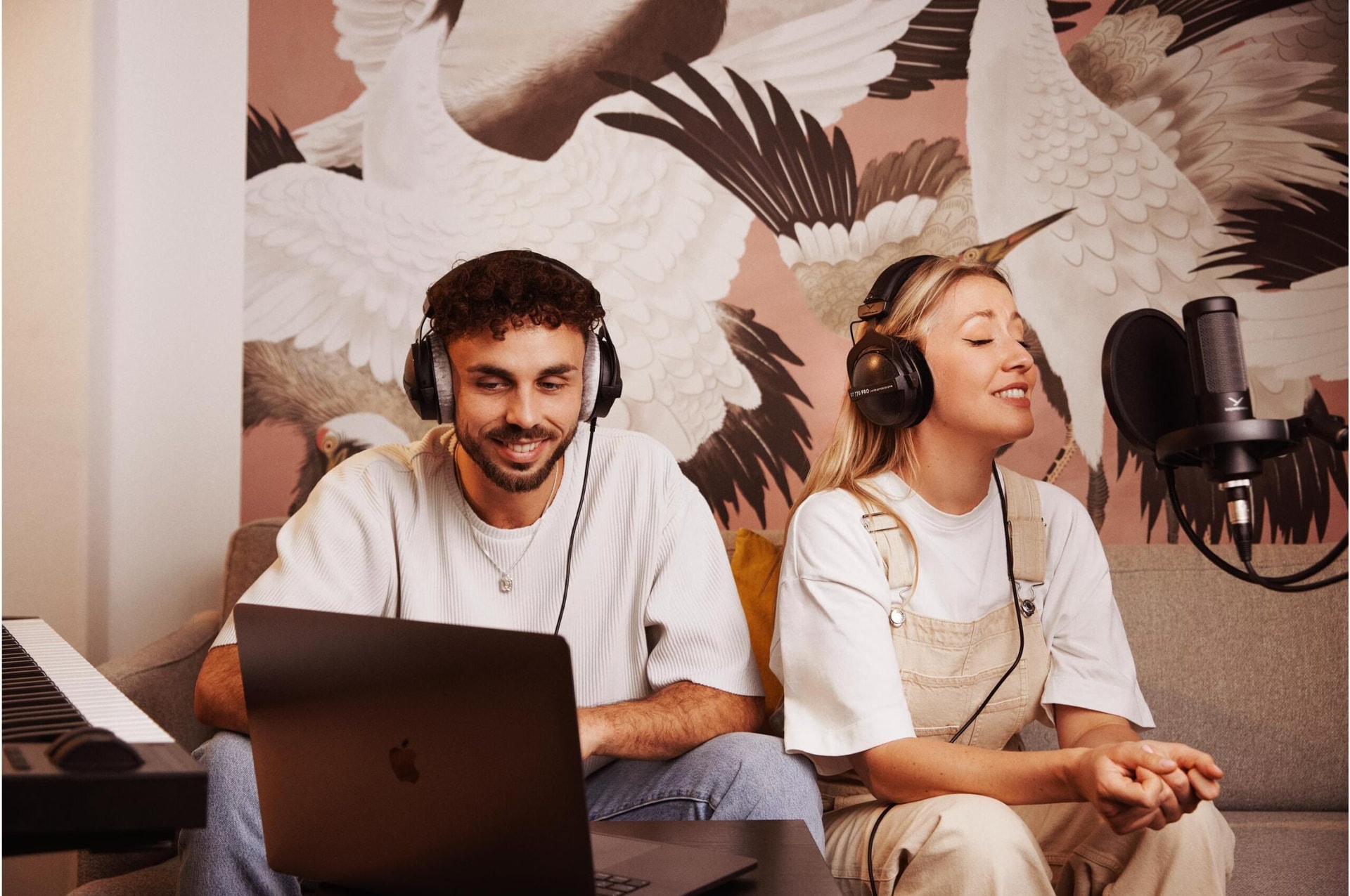 Beyerdynamic DT 770 Pro 80 Ω Preto Edição Limitada - Auscultadores fechados de estúdio com fio
