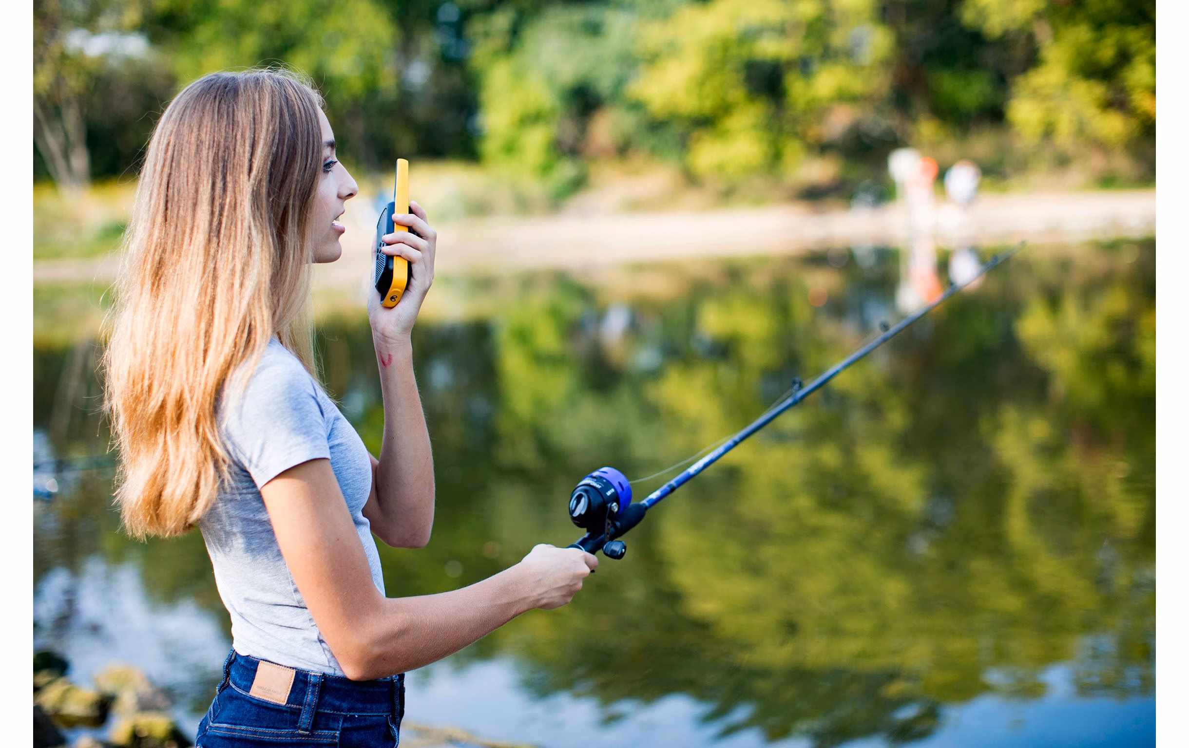 Motorola Talkabout T82 Extreme Quad Pack de 4 Preto, Laranja - Walkie Talkie